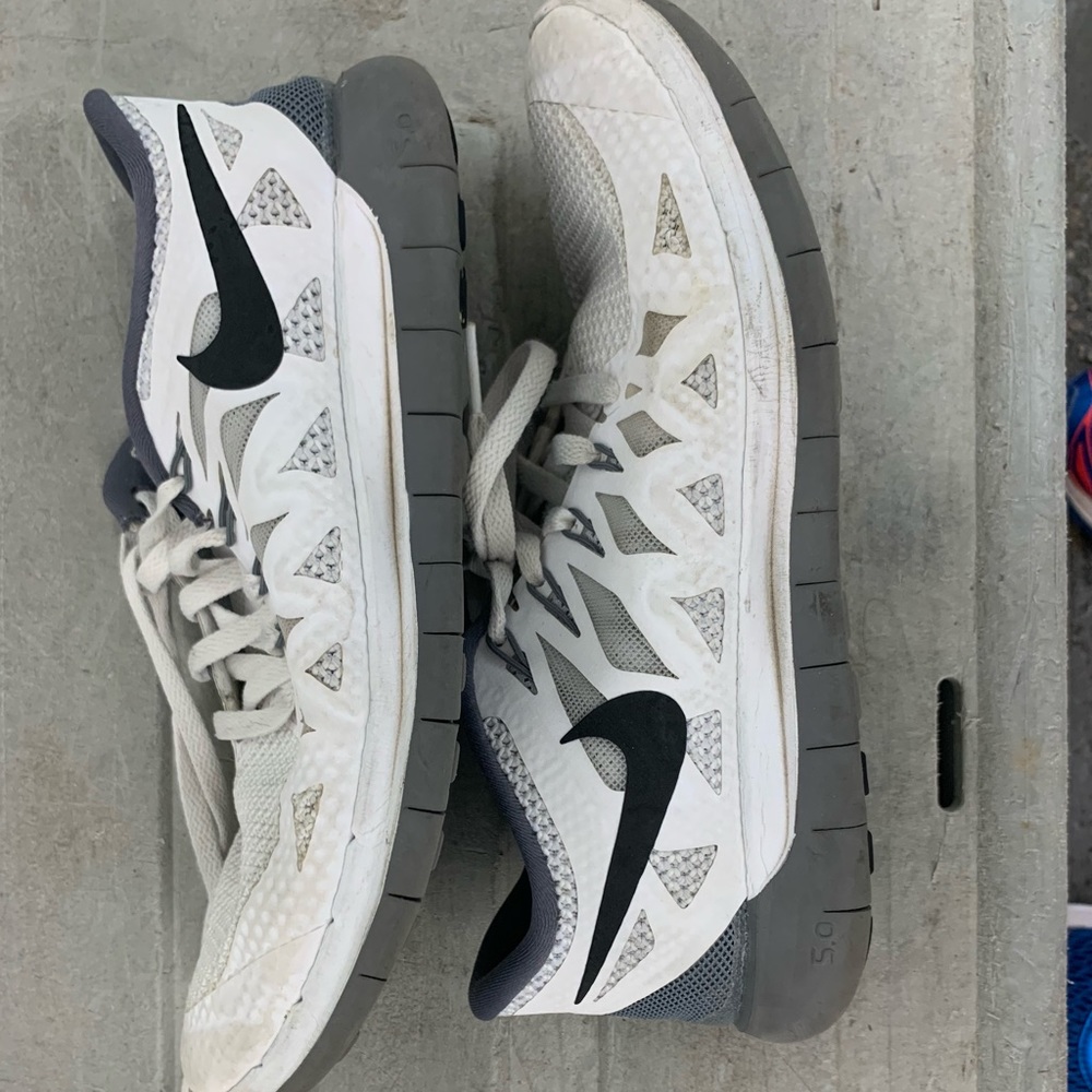 Women Nike free 5.0 size 7.5